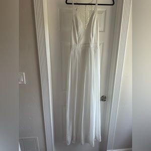 Lulus white maxi dress size small